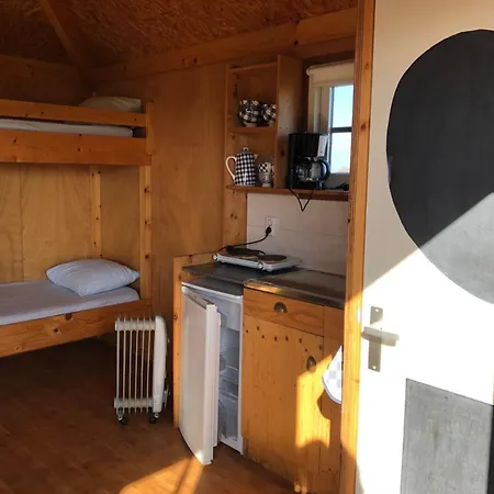 Vakantiehuis Boerencamping Duinzoomhoeve - Hooiberghut Altena Den Helder