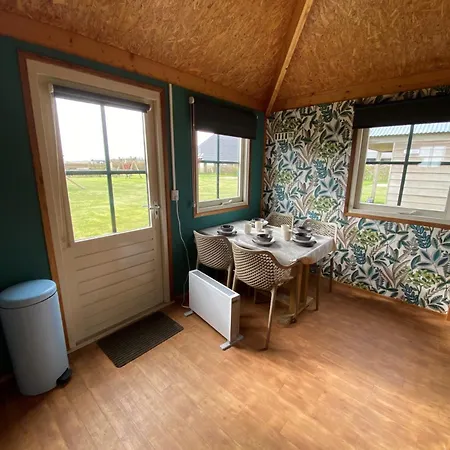 Boerencamping Duinzoomhoeve - Hooiberghut Altena Den Helder